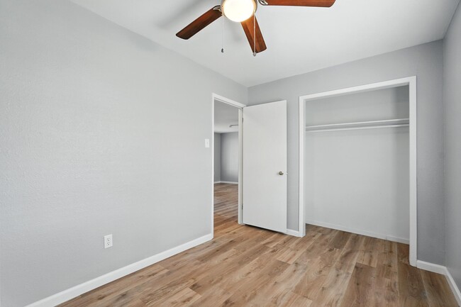 Building Photo - 5107 Durango Dr