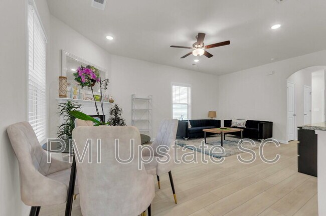 Building Photo - 1110 Silverbend Trl