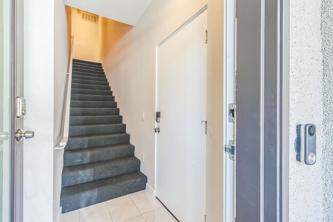 Building Photo - 2 Bed / 2 Bath Townhome at Biltmore, Palm ...