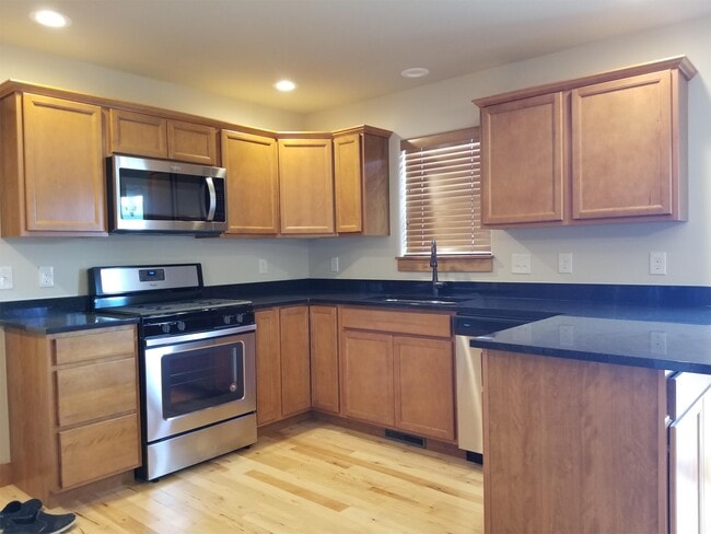 Building Photo - 4443 Glenwood Dr