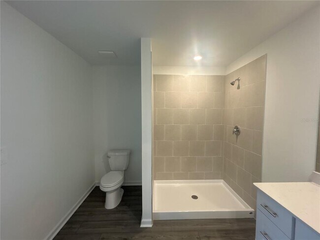 Building Photo - 3098 NE 38th St