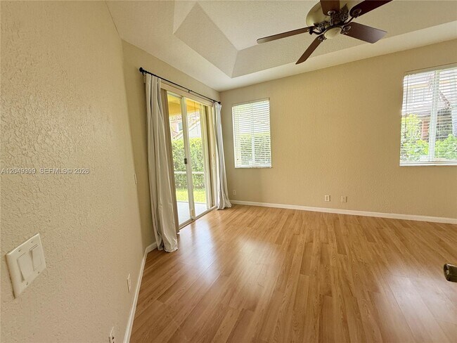 Building Photo - 899 Phoenix Way