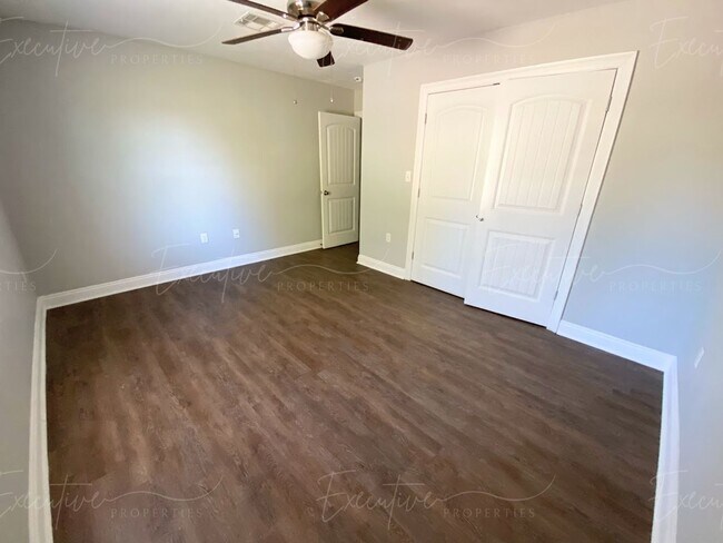 Building Photo - 193 Gilmore Rd