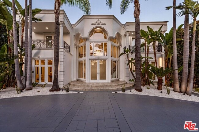 Building Photo - 504 Elm Dr