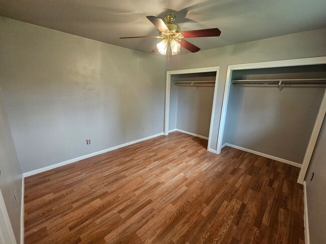 Building Photo - Duplex For Rent in Corning!