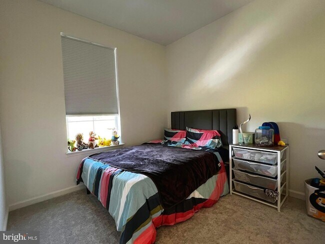 Building Photo - 623 Hemsworth Ln