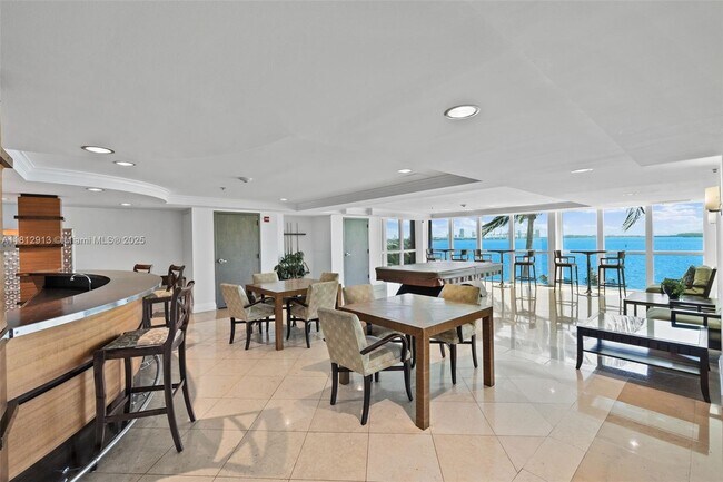 Building Photo - 1155 Brickell Bay Dr