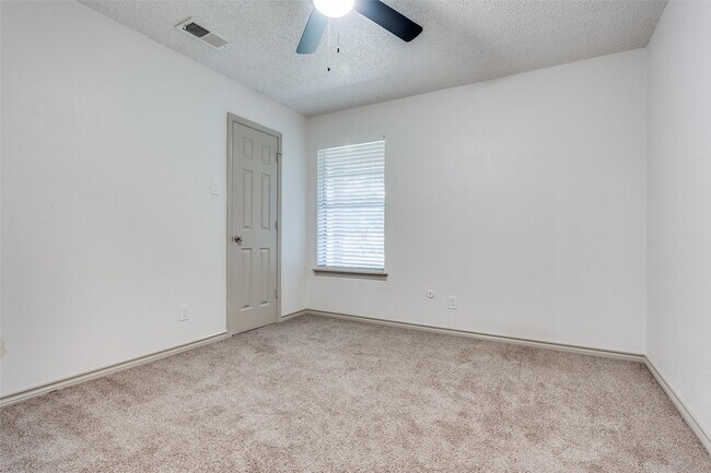 Building Photo - 2128 Trellis Pl