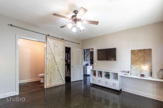 Building Photo - Washington 3 Bedroom Townhome