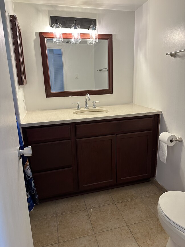 Bathroom - 2648 Redcoat Dr