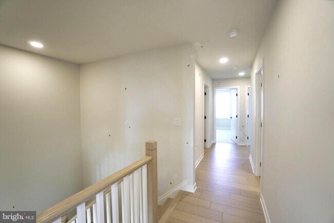 Building Photo - 332 Aspen Wy