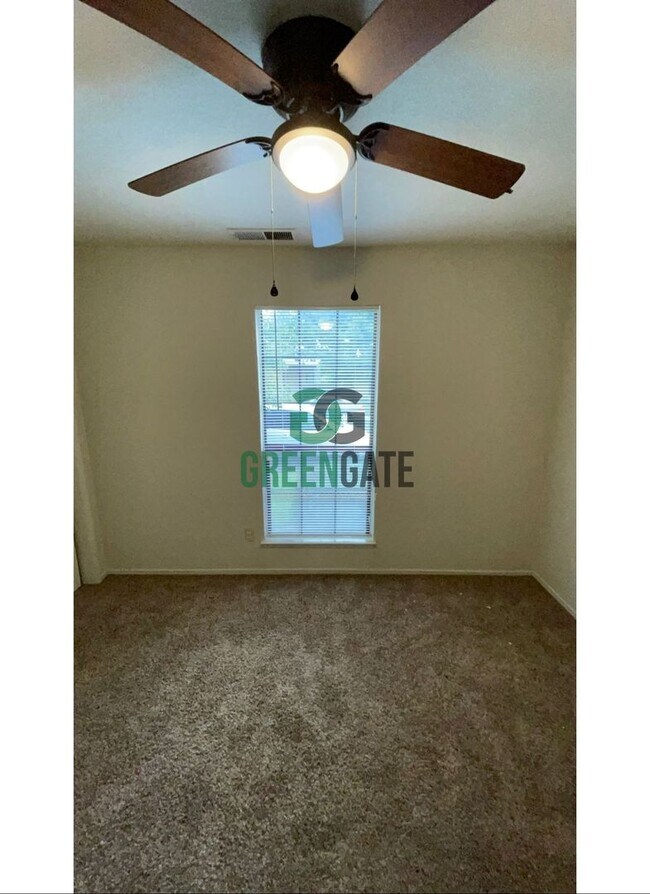 Building Photo - 3517 Woodglen Dr