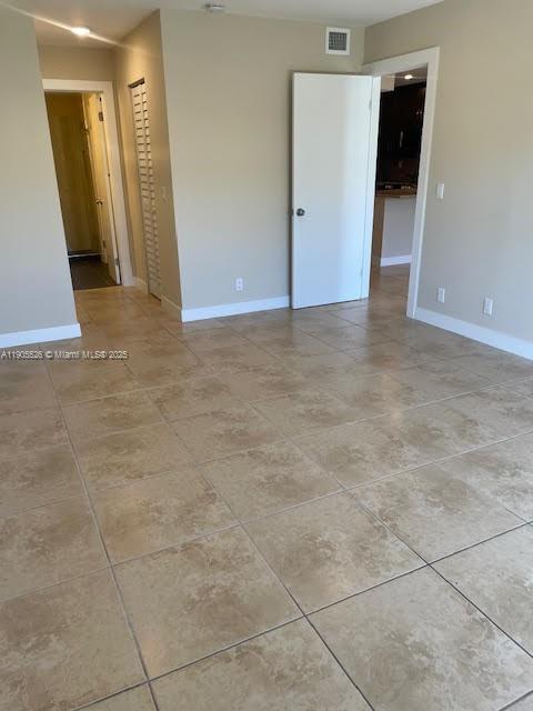 Building Photo - 8000 SW 81st Dr