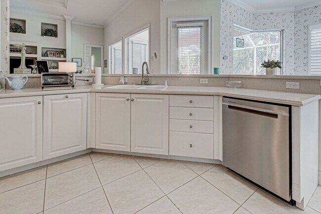 Building Photo - 3br/2ba Pool Home in Venetia