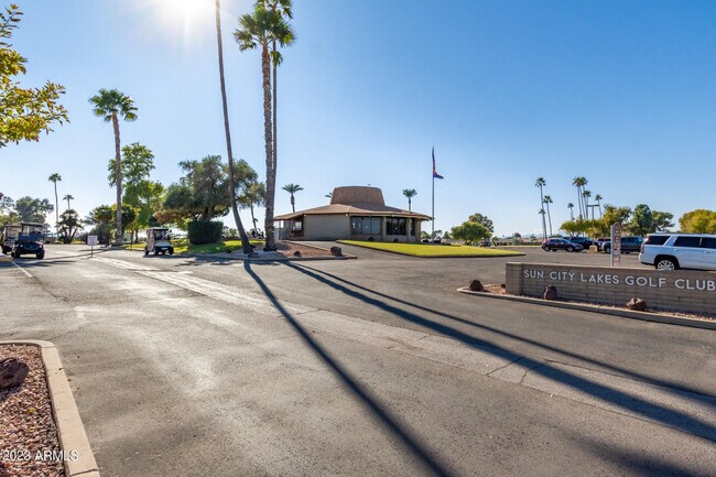 Building Photo - 10612 W Oakmont Dr