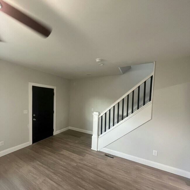 Building Photo - 800 Carpenter St