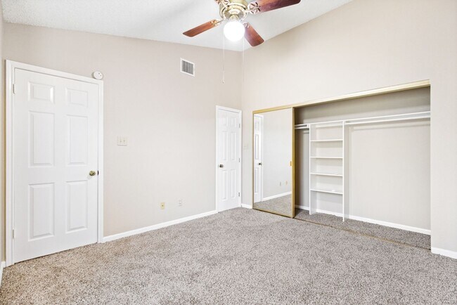 Building Photo - 1 Bedroom 1 bath Covington Oaks