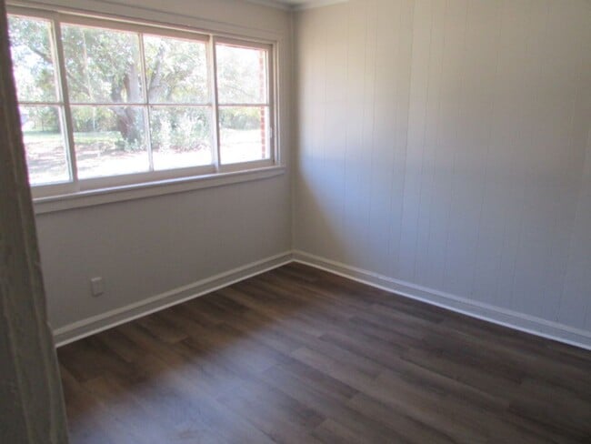 Building Photo - Duplex Unit