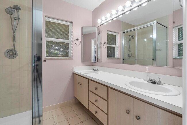 Building Photo - 8159 Andover Ct