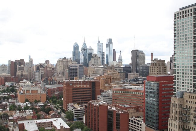 Building Photo - Luxury 1 Bedroom with Balcony, Pool & City Views – Hopkinson House