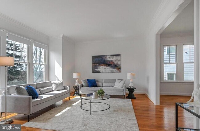 Building Photo - 5127 Cathedral Ave NW