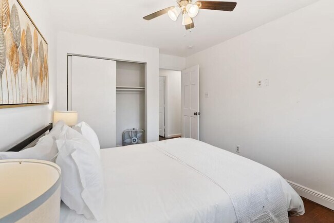 Building Photo - 2104 Foggy Bottom Dr