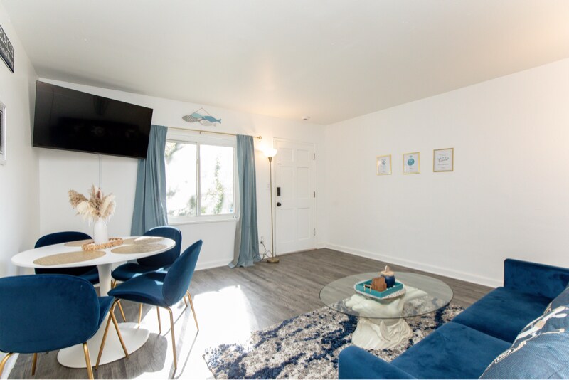 Building Photo - 1324 Hillside Ave