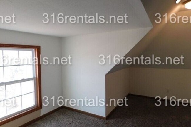 Building Photo - 621 Osage St