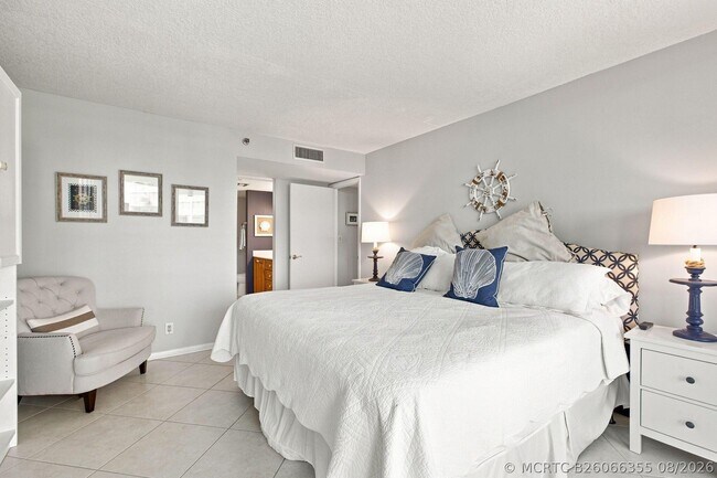 Building Photo - 2800 N Hwy A1A