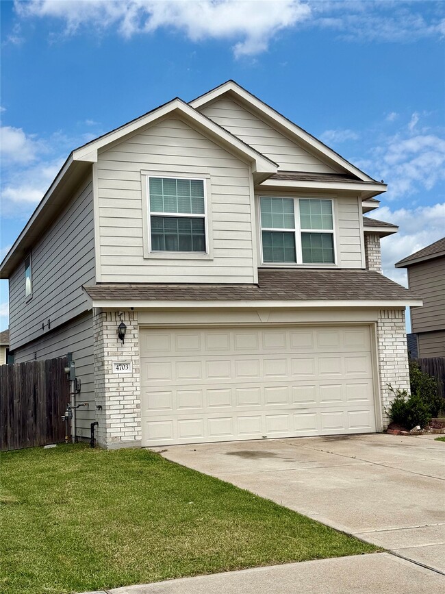 Building Photo - 4703 S Richwood Dr