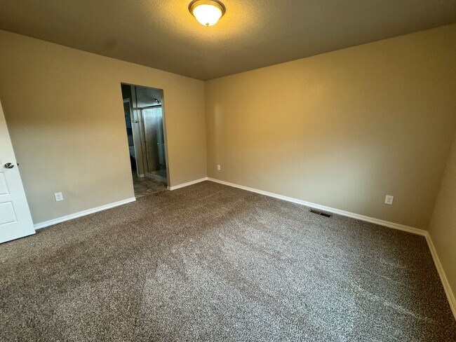 Building Photo - 6153 Callan Dr