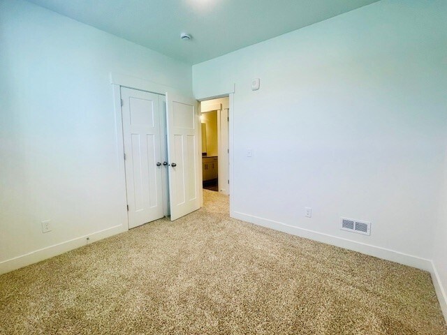 Building Photo - 13713 S Hanley Ln