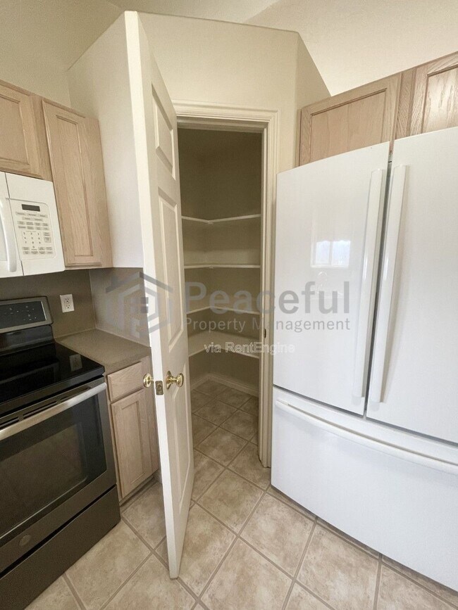 Building Photo - 6975 Kokopelli Ct