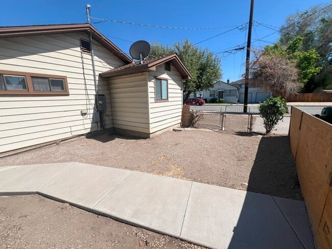 Building Photo -  Refreshed Three Bedroom Central Sparks...