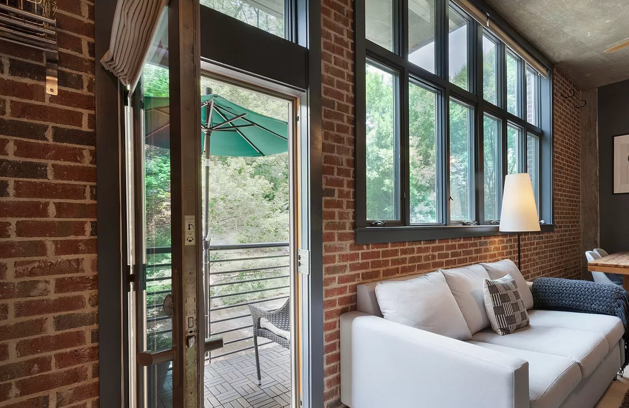 Building Photo - 640 Glen Iris Dr NE