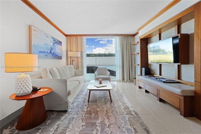 Primary Photo - 6801 Collins Ave