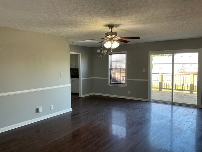 Building Photo - 714 Shetland Dr