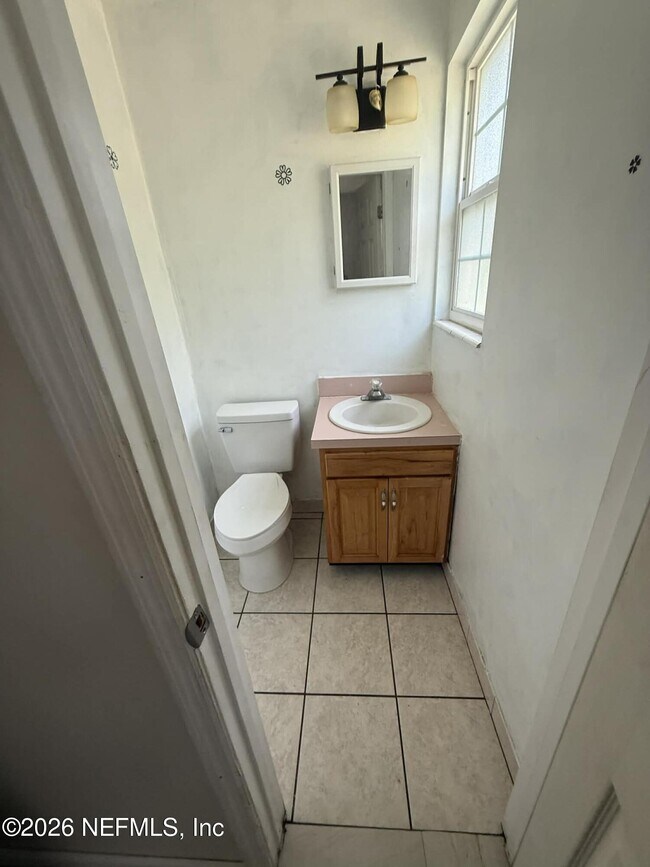 Building Photo - 120 Kelly Smith School Rd