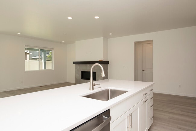 Building Photo - 11171 W Heliopsis Dr