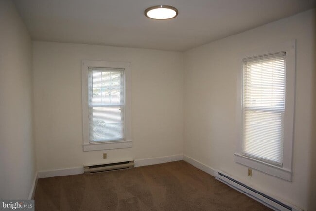 Building Photo - 513 Decatur Ave