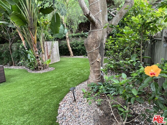 Building Photo - 1019 Camino Real