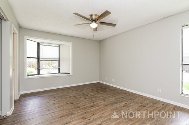 Building Photo - 3 BR/2BA | Newly Renovated Single Family Home | 1-Car Garage Parking | Fenced  backyard