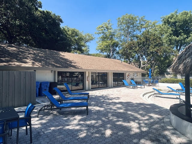 Building Photo - 3054 S Oakland Forest Dr