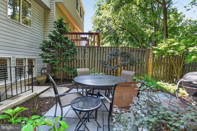 Building Photo - 6003 Chicory Pl