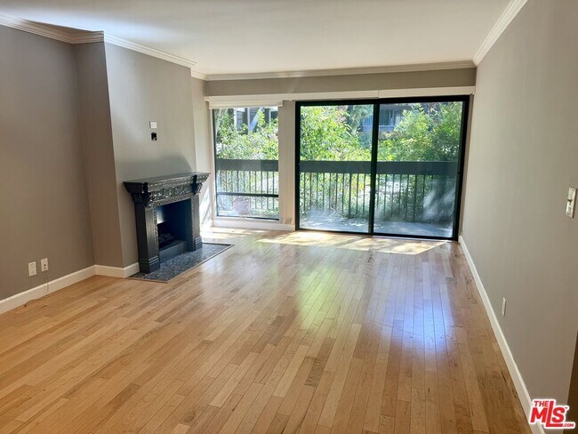 Building Photo - 950 Kings Rd