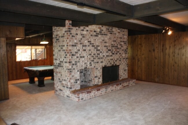 Building Photo - Wooded View Estate in Jacksonville