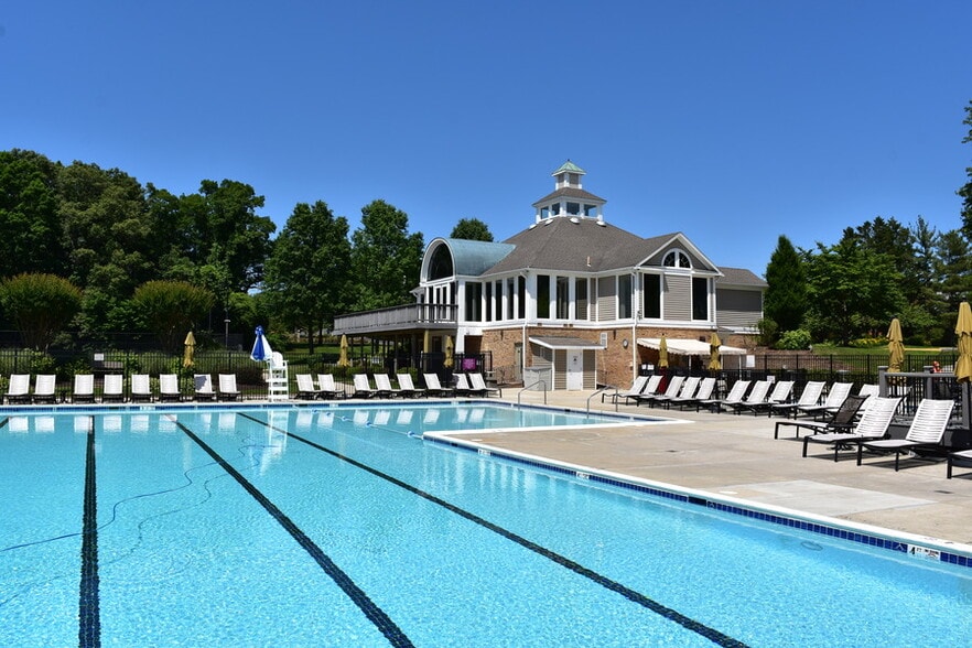 Building Photo - 5837 Norham Dr