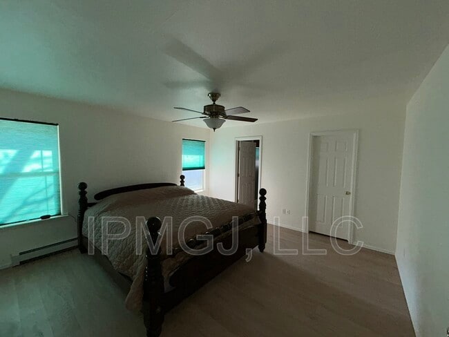 Building Photo - 815 Lincoln Ct