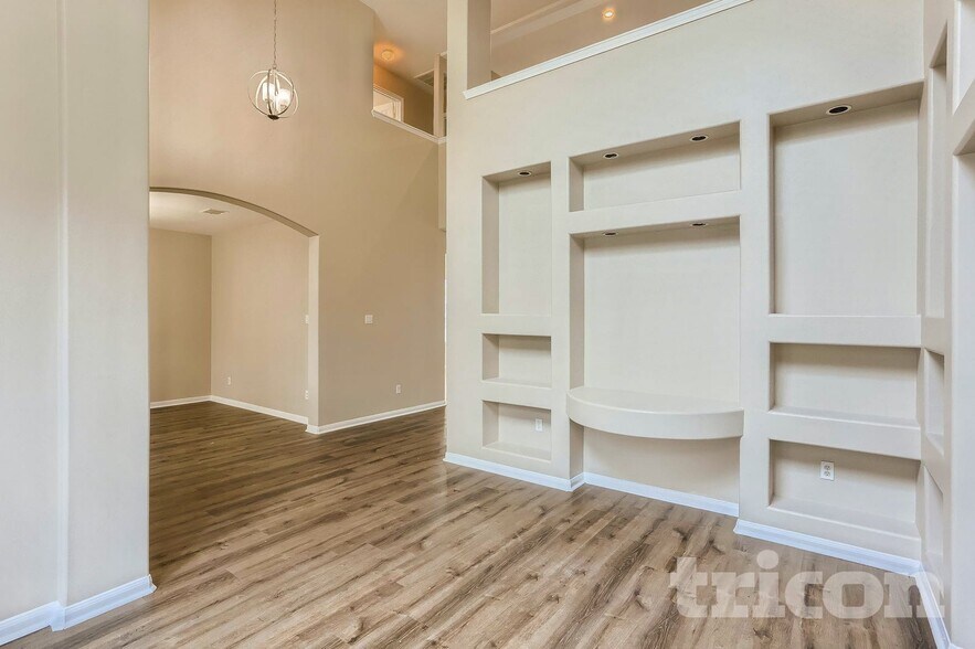 Building Photo - 4015 Camelia Glen Ln