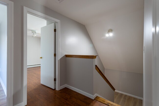 Building Photo - 4 Pheasant Ct